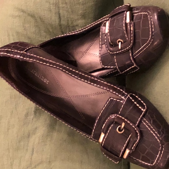 Brown Naturalizer Shoes - Picture 1 of 6